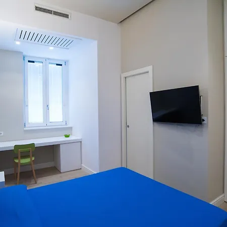 Regina Margherita Couette-café